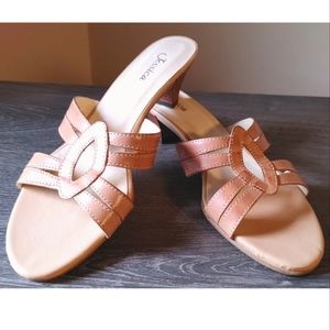 Jessica "Diamond" tan sandals Size 7